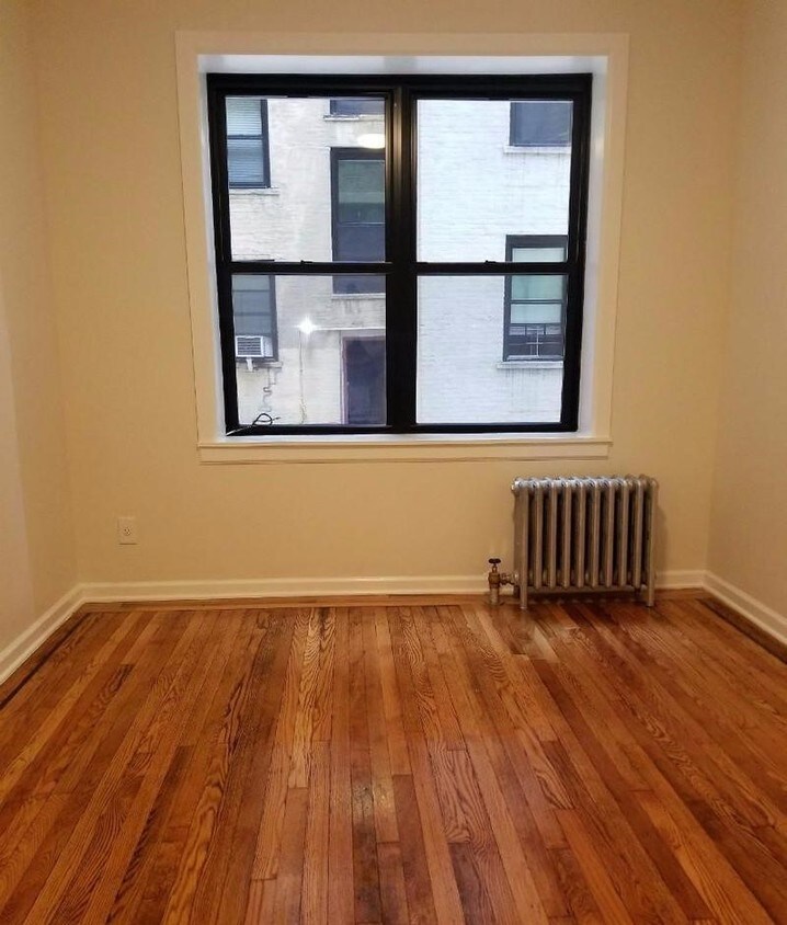 Foto principal - 35-8 95th St