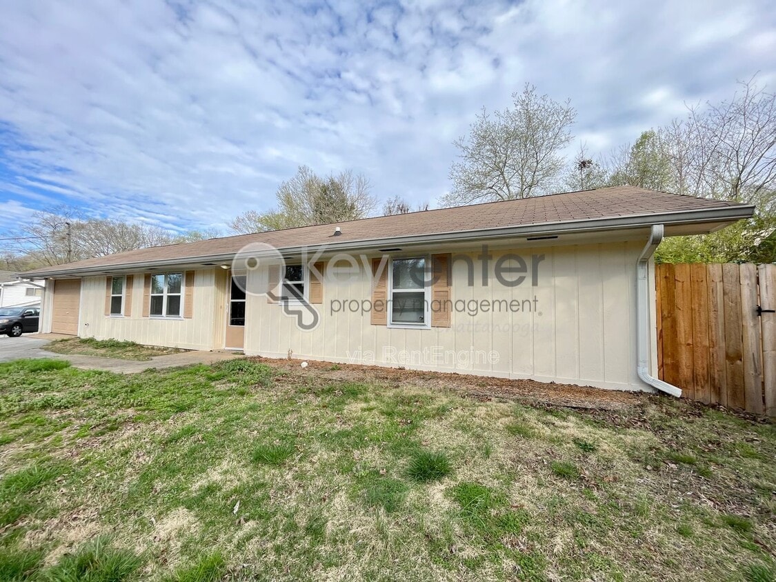 Photo - 801 Ely Road