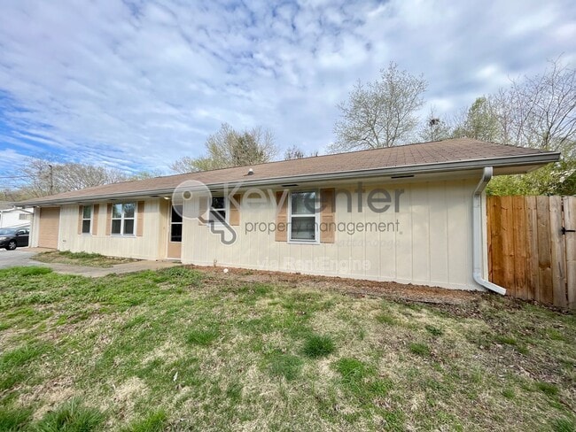 Photo - 801 Ely Rd House