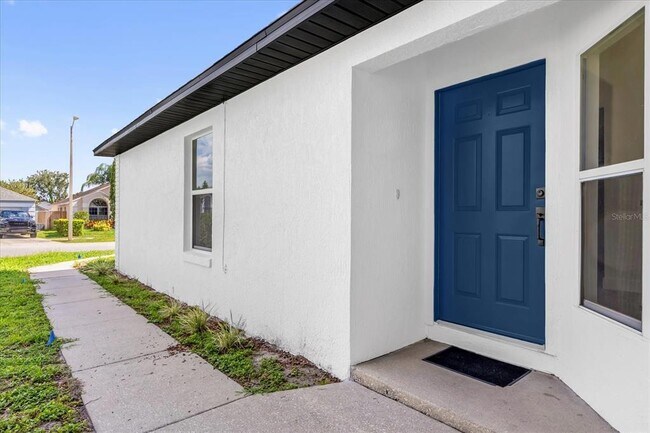 Foto del edificio - 350 Lakebreeze Cir