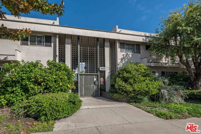 Foto del edificio - 3166 S Sepulveda Blvd