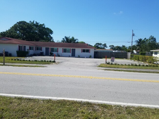 FRONT - 4332 Park Ln