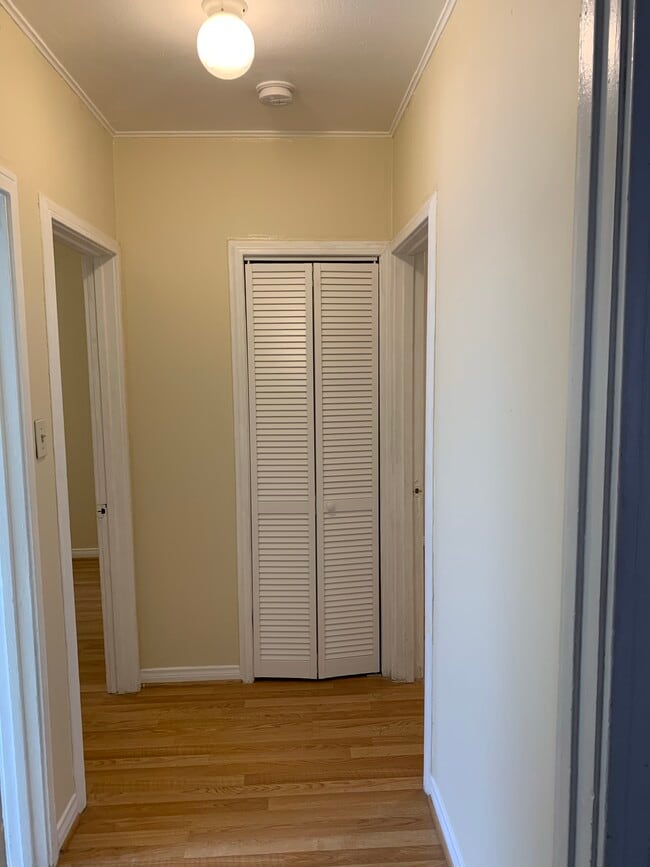 Building Photo - 14116 Sylvan St