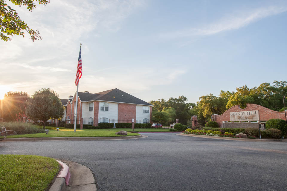 Primary Photo - Grande Hill Estates