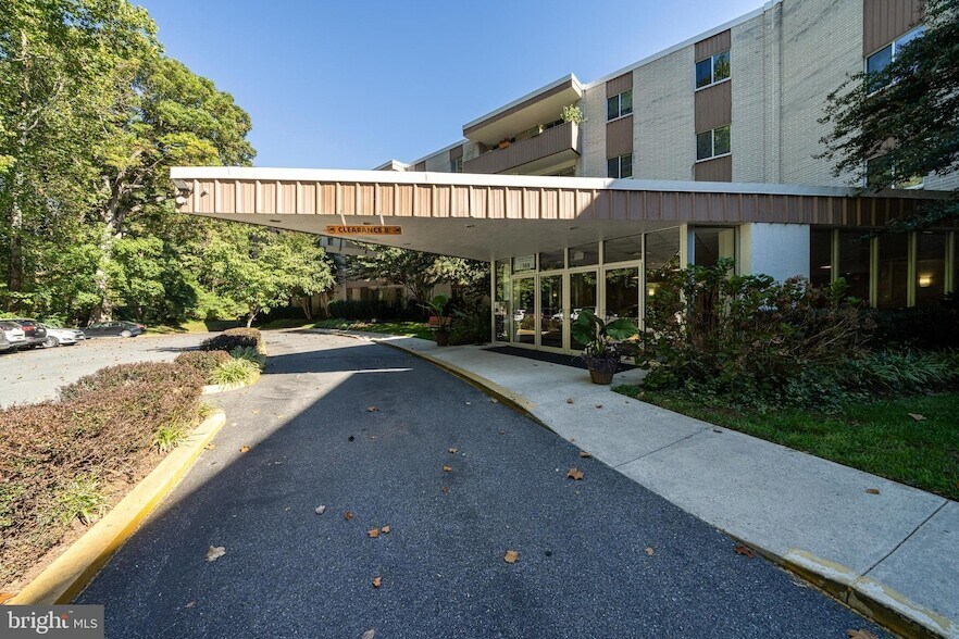 7505 Democracy Blvd Unit 128, Bethesda, MD 20817 Condo for Rent in