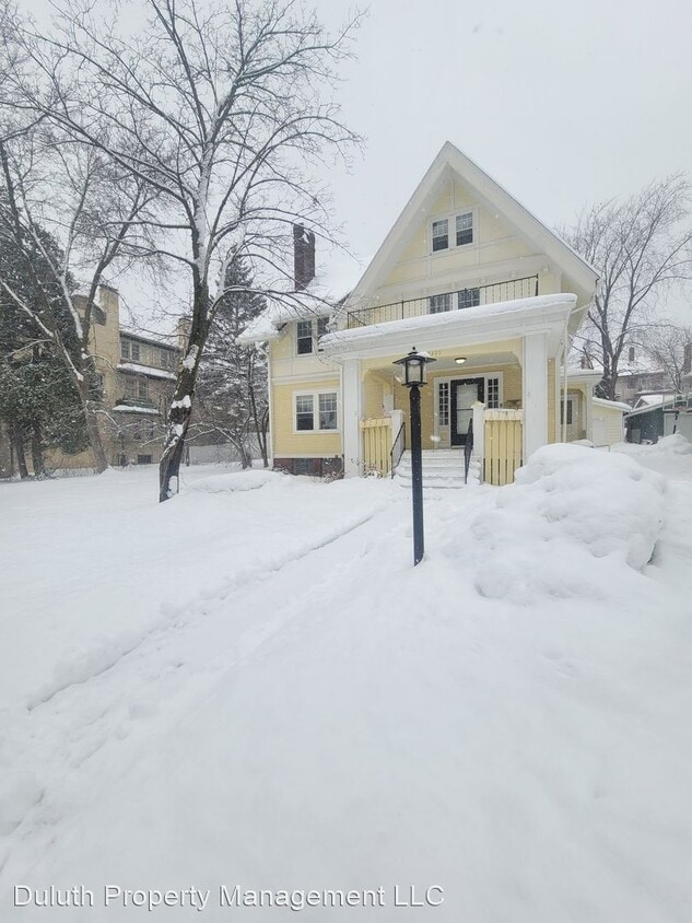 Primary Photo - 5 br, 3 bath House - 2415 E 2nd St