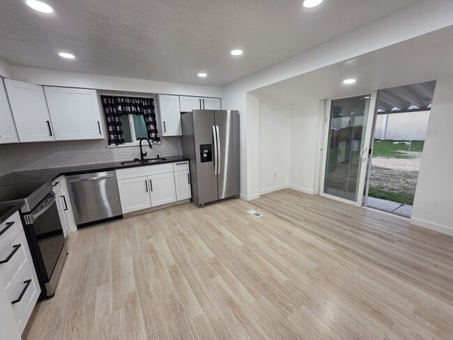 Building Photo - 1606 W 1960 N