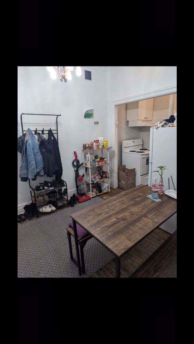 Photo du bâtiment - 2077 Rue Tupper