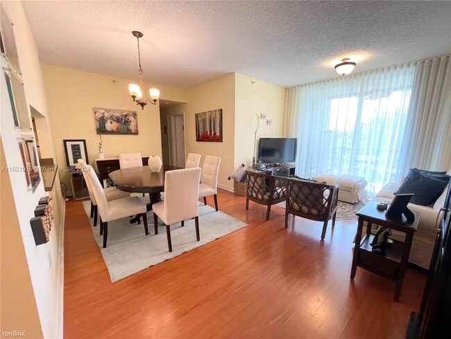 Building Photo - 3 br, 2 bath House - 9805 NW 52nd St Apt 308