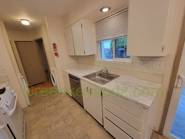 Foto del edificio - 2 Bedroom 2 Bath Unit in St.Johns with Ful...