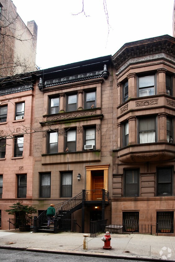 Primary Photo - 224 W 71st St