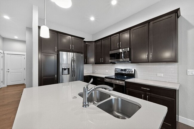 Foto del edificio - 8479 Cromwell Dr