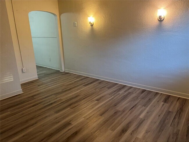 Foto del edificio - 1102 Sunset Point Rd