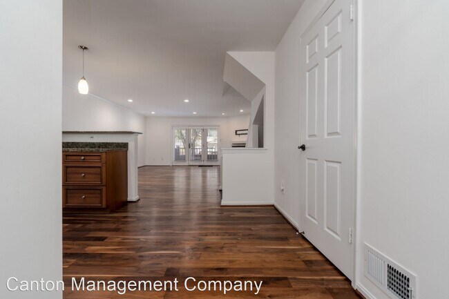 Building Photo - 3 br, 3.5 bath House - 1212 S. Potomac St.