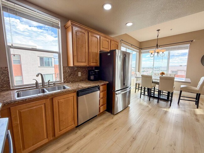Foto del edificio - PENTHOUSE-LEVEL CONDO IN RESORT-STYLE COMMUNITY!