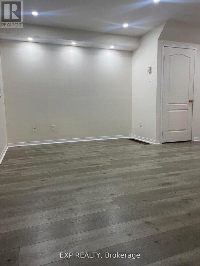 Building Photo - 28 Wicklow Rd