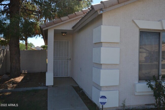 Building Photo - 2071 E Saratoga St