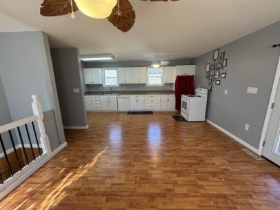 Building Photo - 4 Bedroom home on 2 Acres in West Union
