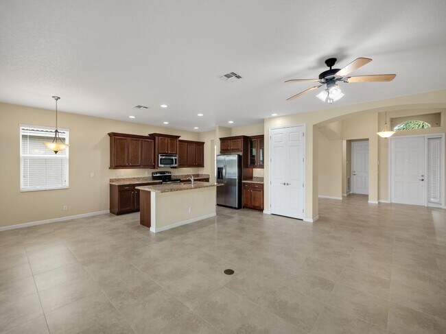 Building Photo - 12190 SW Bennington Cir