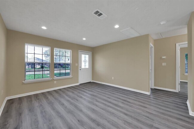 Building Photo - 5502 Malmedy Rd