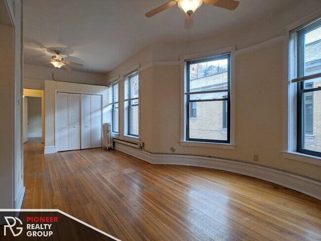 Building Photo - 1224 N Dearborn St