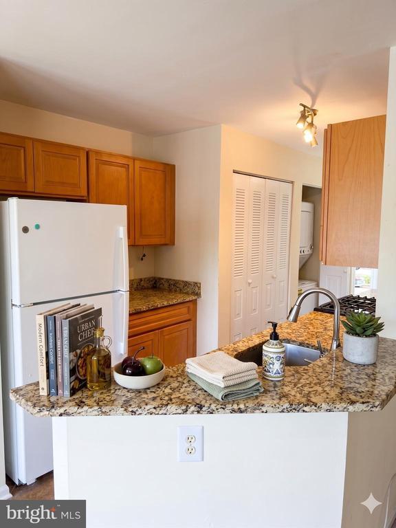 Foto del edificio - 4332 Bayberry Ct