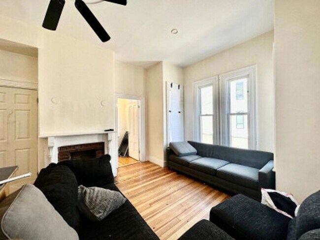 Building Photo - AVAILABLE 9/1/2026 -  Enormous, renovated Allston / BU West Campus 8 Bed/3.5 Bath Townhouse on Hi...