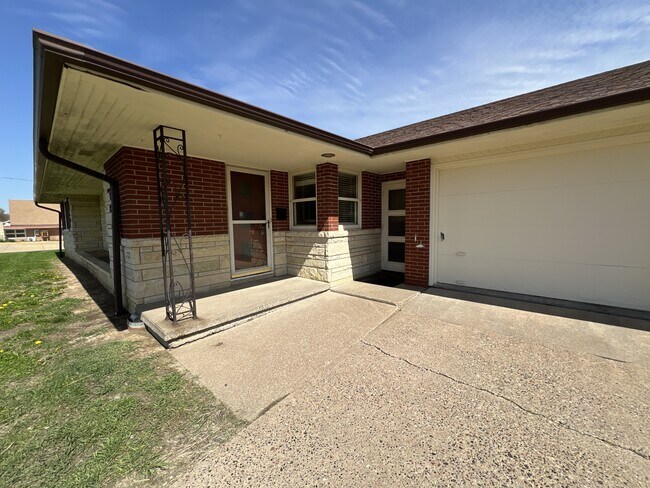 Foto del edificio - 3170 Asbury Rd