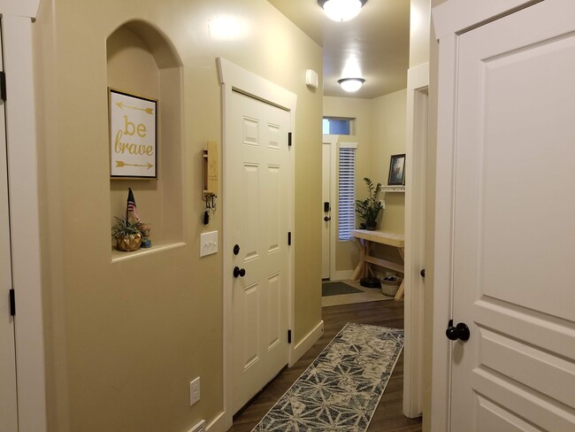 Hallway - 1570 N Venetian Way