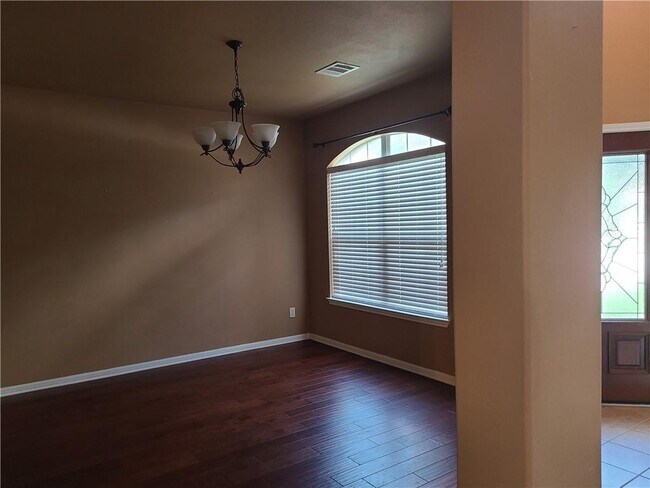 Building Photo - 1318 Irish Moss Trail
