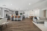Primary Photo - 4510 W 43rd St