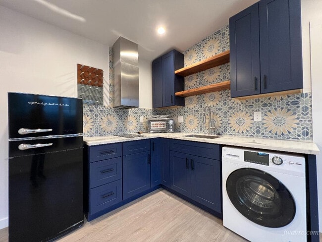 Photo - 939 26th St Apartment