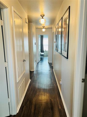 Building Photo - 1308 Divine Dr