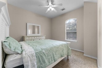 Building Photo - 1615 Noble Pointe Dr