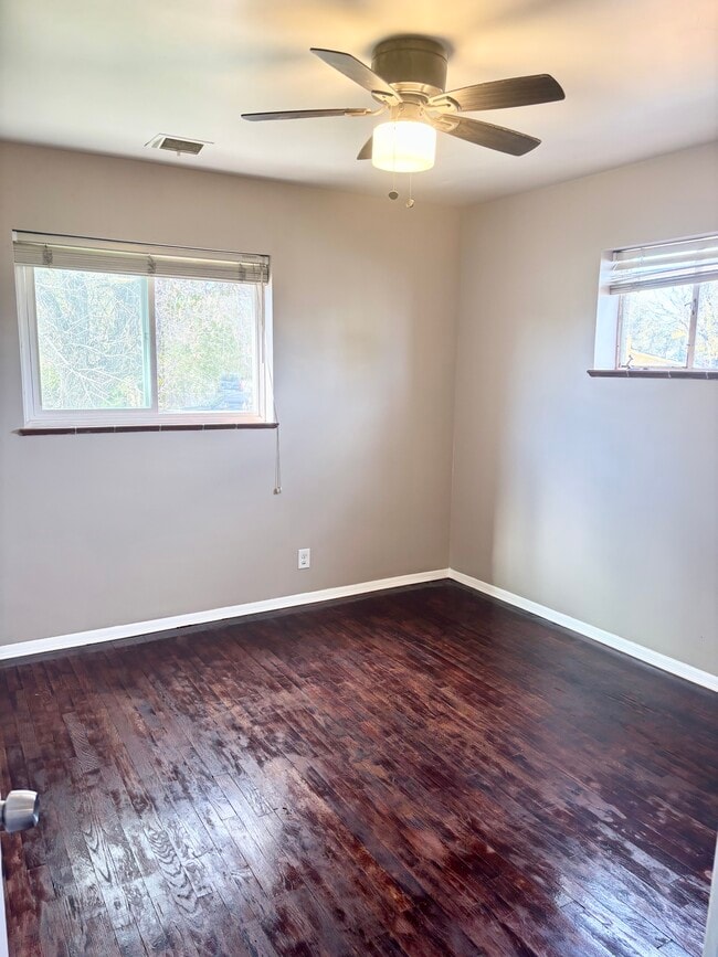 Building Photo - 316 S Dale Ct