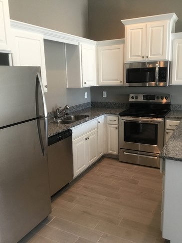 TH2- Stainless Steel Appliances - Eagle Crossing Townhomes