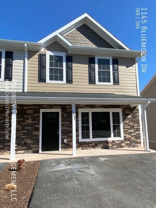 Foto principal - Gorgeous New Community - 3 bed 2.5 bath