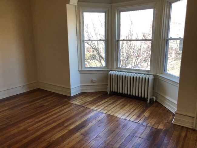 Building Photo - 351 College Ave