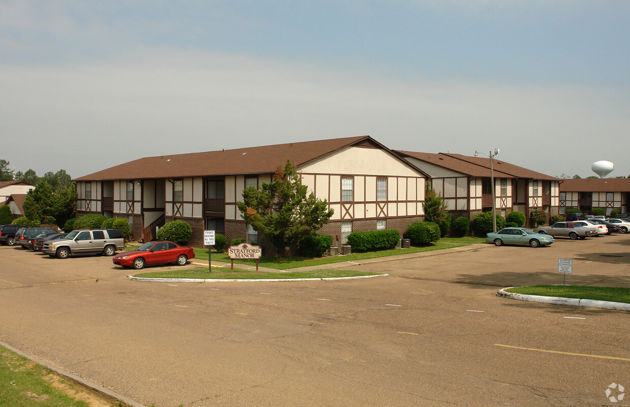 Primary Photo - Holly Hill Apartments