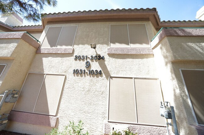 Foto del edificio - 5710 E Tropicana Ave