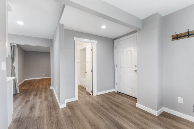 Foto del edificio - Modern 2-Bed Apartment in Heart of Tacoma