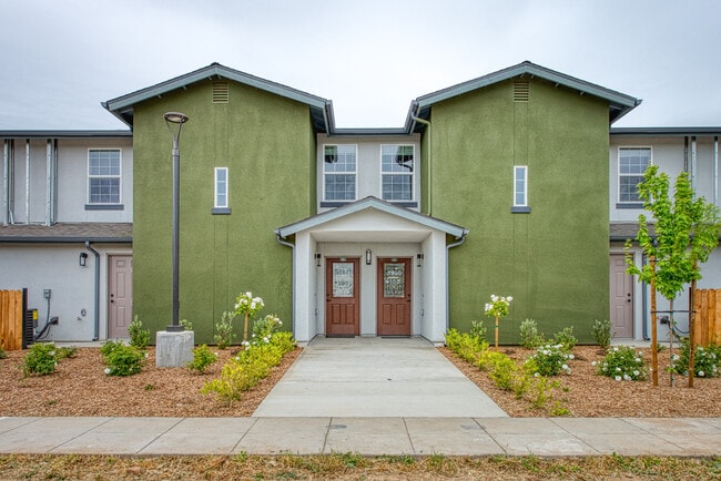 Building Photo - 5860 W Santa Ana Ave