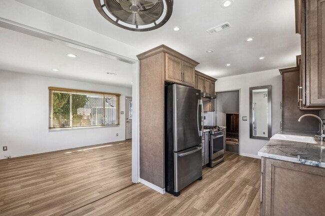 Photo - 1618 Fernside Blvd Apartment