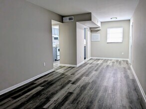 311 Como 2nd floor 1 bedroom - Davis Islands Apartments