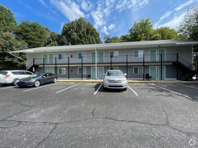 Exterior 2 - Guilford Place Apartments.