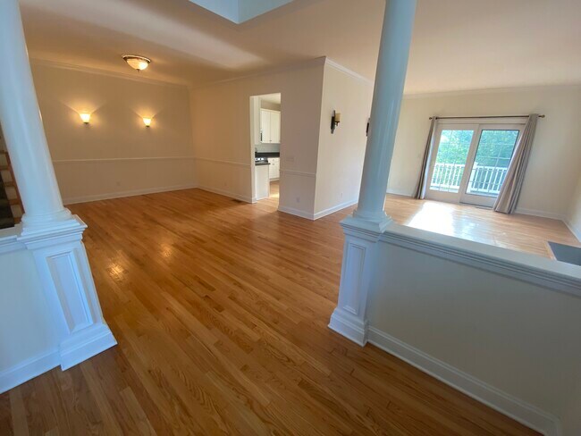 Building Photo - 14 Paulding Terrace