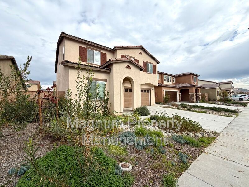 Building Photo - 31356 Sycamore Leaf Dr