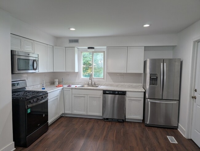 Foto del edificio - 254 Thornhurst Rd