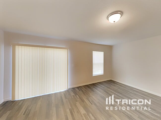 Building Photo - 1130 Alloway Ave