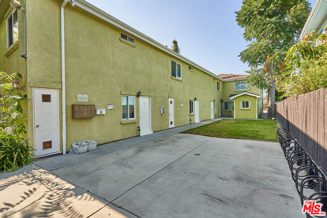 Building Photo - 1189 W 36th St